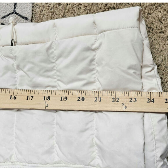 The North Face Aconcagua 3 Insulated Vest in White Dune, sz Small - Picture 12 of 14